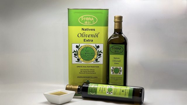 Natives Olivenöl Extra Sterna 1821 Erzeugerprodukt direkt aus der Ölmühle Sternas-Messinias. Hoch erhitzbar, Sortenrein, Kaltgepresst Natives Olivenöl Extra Sterna 1821 Erzeugerprodukt direkt aus der Ölmühle Sternas-Messinias. Hoch erhitzbar, Sortenrein, Kaltgepresst.