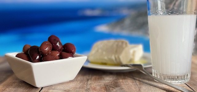 Ouzo 40% - Sterna 1821 - traditionell hergestellt und destilliert in einer der ältesten Ouzo - Destillerien Griechenlands. Ouzo 40% - Sterna 1821 - traditionell hergestellt und destilliert in einer der ältesten Ouzo - Destillerien Griechenlands.