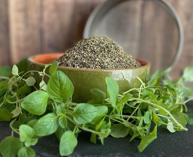 Oregano Gerebelt - Erzeugerabfüllung, Kräftig & Würziges Aroma, 100% Sortenrein und naturbelassen aus Sternas-Messinias, Griechenland. Oregano Gerebelt - Erzeugerabfüllung, Kräftig & Würziges Aroma, 100% Sortenrein und naturbelassen aus Sternas-Messinias, Griechenland.