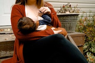 Baby-Stillen Baby-Stillen