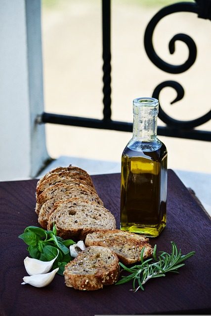 Olivenöl mit Brot Olivenöl mit Brot