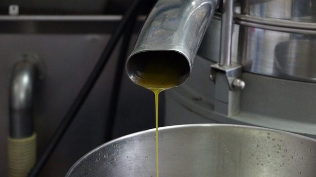 Olivenölpresse Kaltgresstes Natives Olivenöl extra
