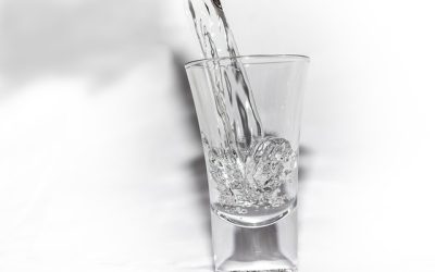 Wie wird Ouzo gemacht?