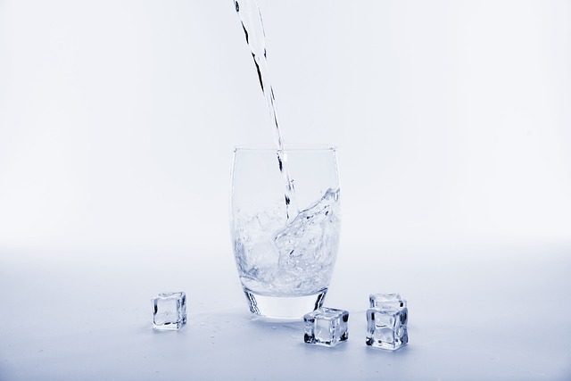 Wie kühle ich Ouzo?