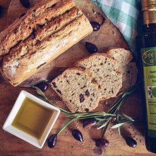 Griechisches Oliven Brot 2